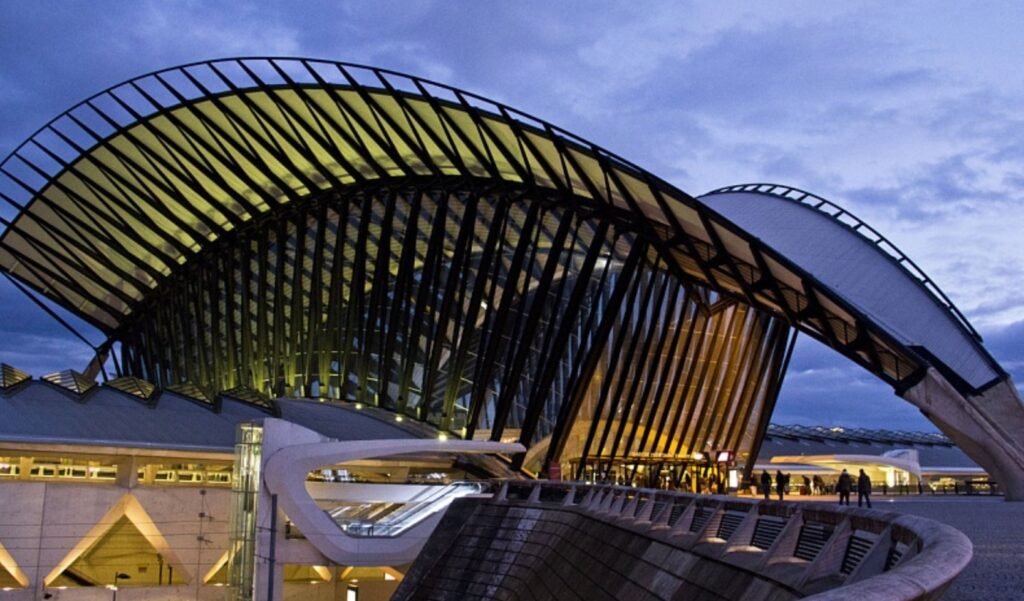 Lyon-Saint Exupery Airport (LYS)